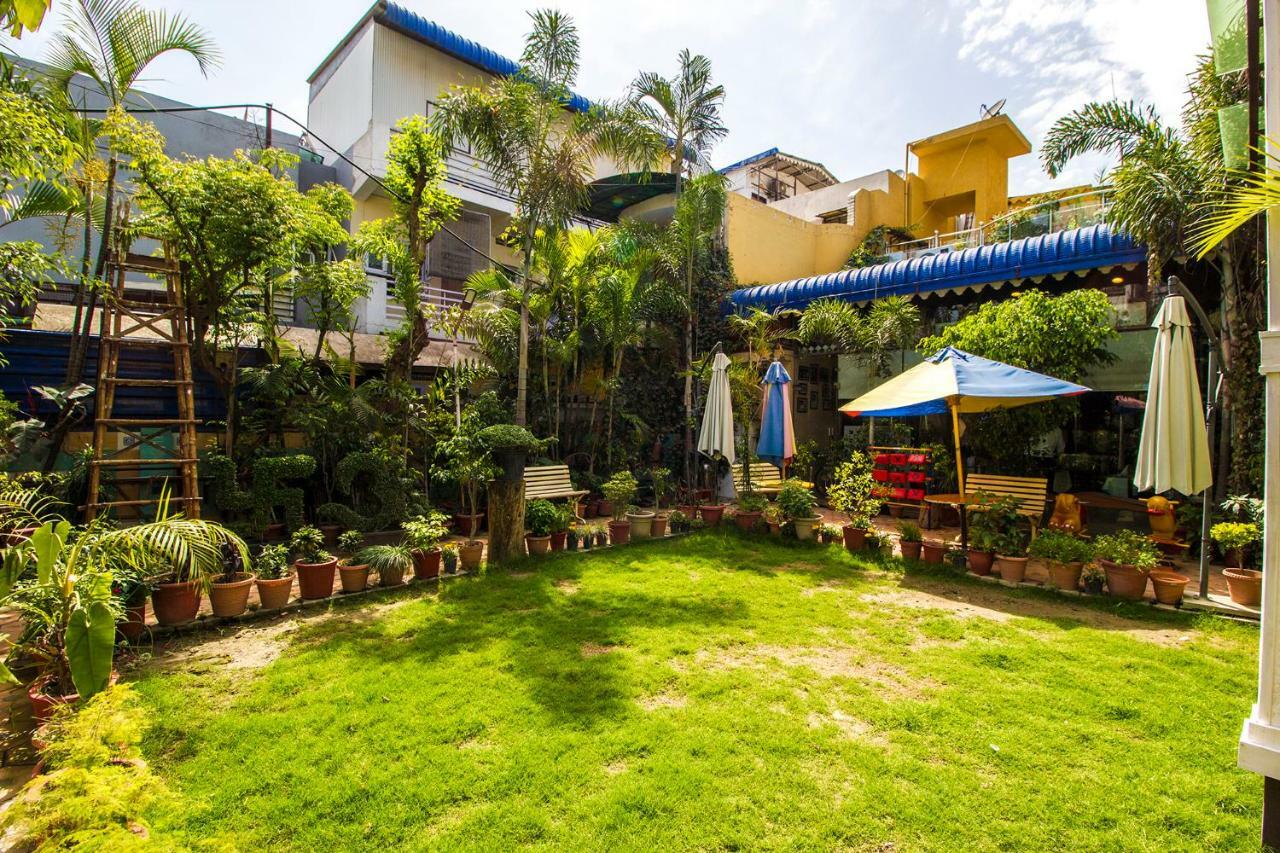 Hotel Ashrey Dehradun Zewnętrze zdjęcie